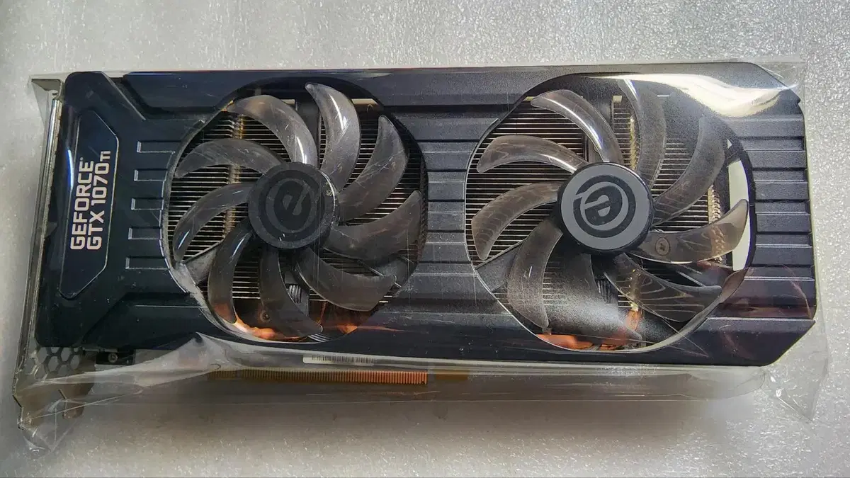 이엠텍 GeForce GTX 1070Ti 8G 판매 합니다.